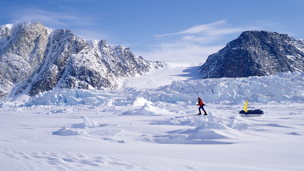  Early May off the north coast of Devon Island 